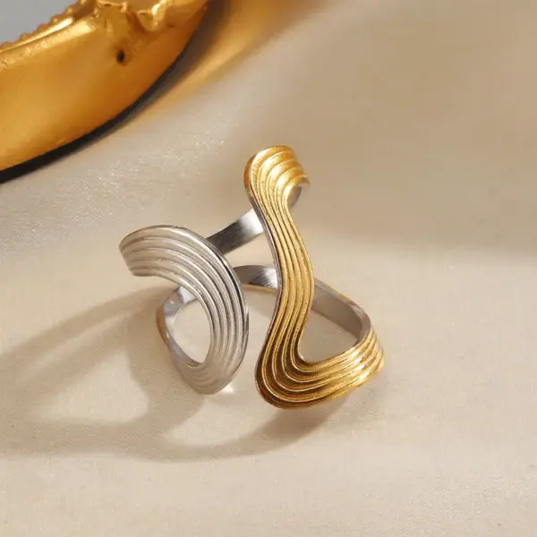 Wholesale 304 Stainless Steel Lines Ion Plating (IP) 18K Gold Plated IG Style Glam Vintage Style Waterproof Non Tarnish Gold Open Rings