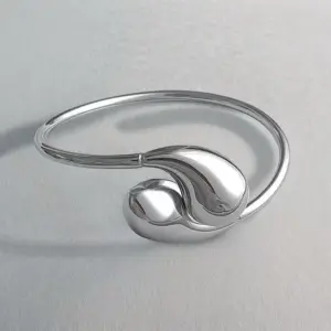 40-C-6 Steel Water Drop Bracelet