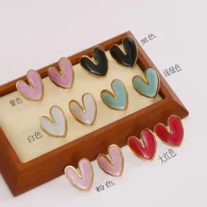 Heart-shaped Oil Drop Earrings Random Color / 18k