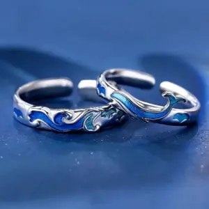 Whale has your ring / Adjustable opening