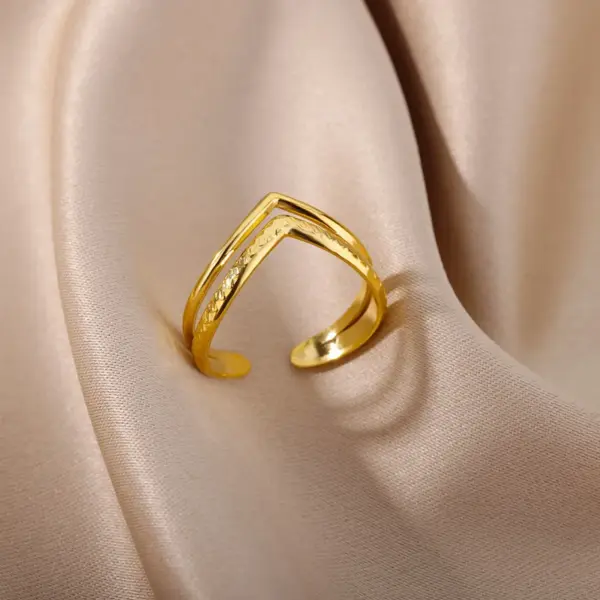 PVD Coated Real Gold Plated Flower 304 Stainless Steel Vintage Style Simple Style Waterproof Non Tarnish Rings