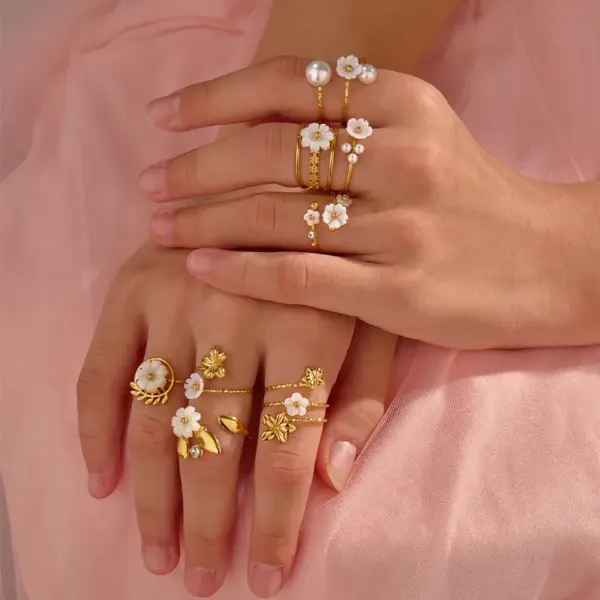 Wholesale Elegant Pearl Flower Stainless Steel Open Ring Gold Plated Adjustable Band Casual Holiday Jewelry Accessory For Women