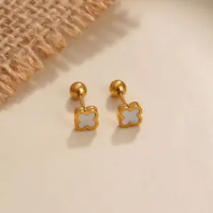 Gold / Average Size / A Pair of Four-leaf White Shells