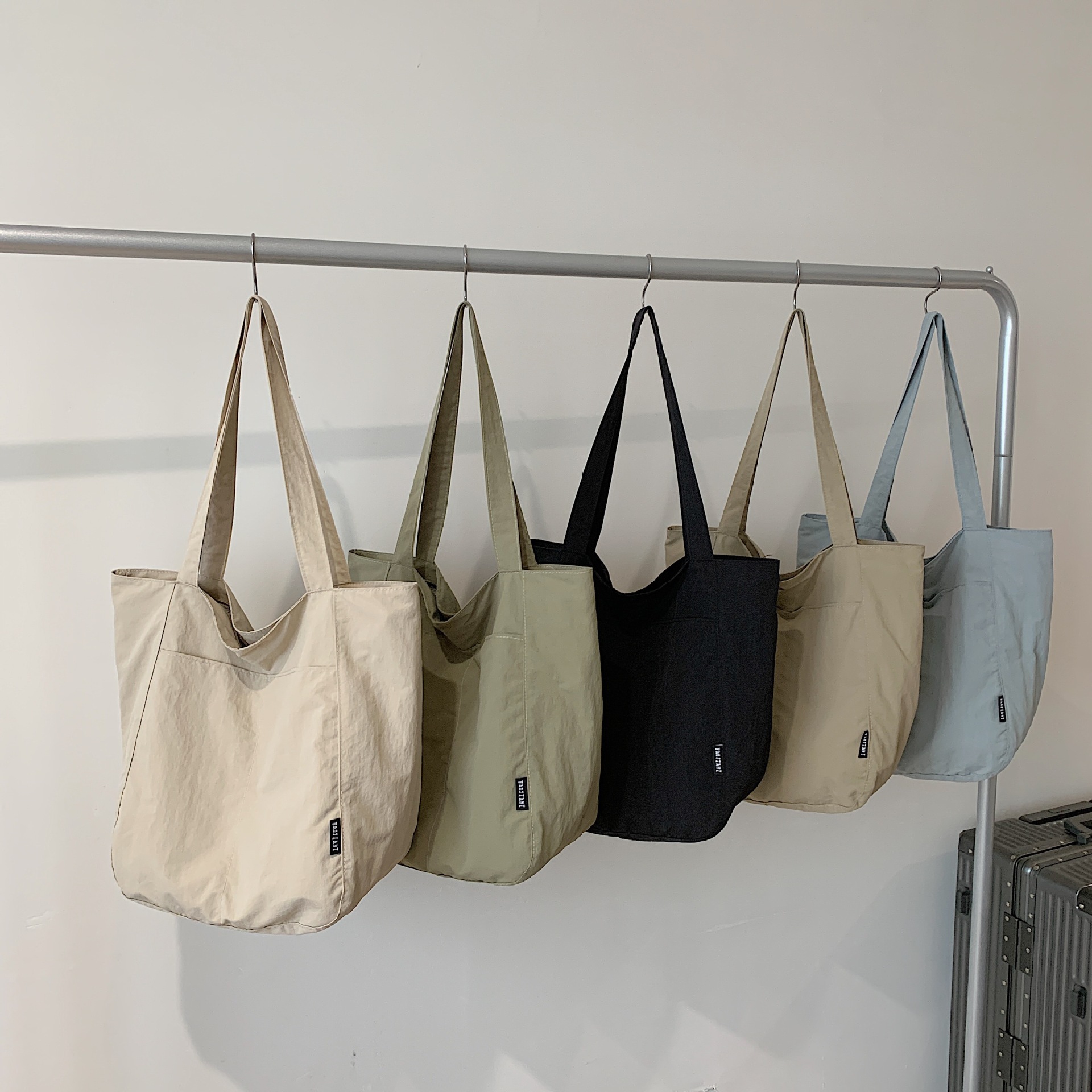 Wholesale Japanese Style New Waterproof Nylon Casual Cross-border Spring and Summer Shoulder Bag Women's Design Large-capacity Commuter Tote Bag