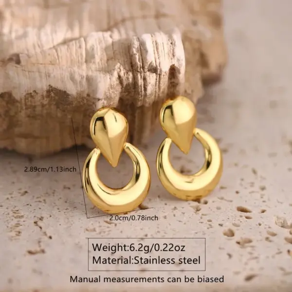 Wholesale 304 Stainless Steel Triangle Geometric Flower Electroplating Golden Plated Elegant Classic Style Ear Studs