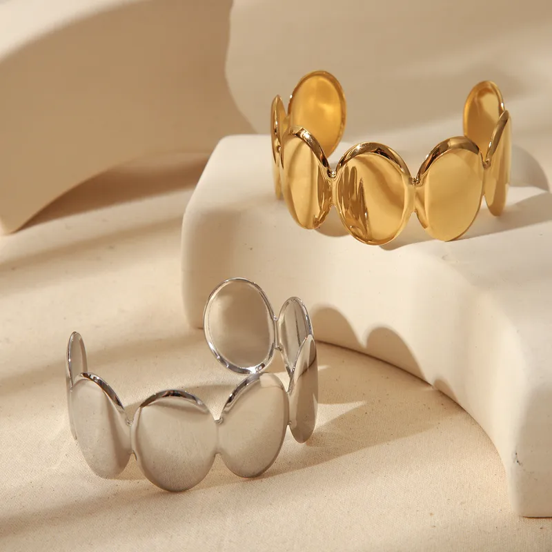 Wholesale Simple Style Classic Style Commute Oval Solid Color 304 Stainless Steel 18K Gold Plated Bangle In Bulk