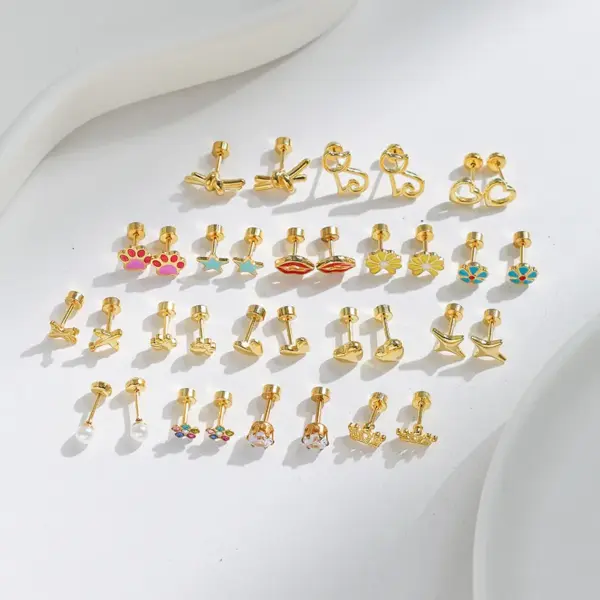 PVD Coated Real Gold Plated 14K Heart Shape Flower 304 Stainless Steel Simple Style Commute IG Waterproof Non Tarnish Small Stud Earrings Ear Studs