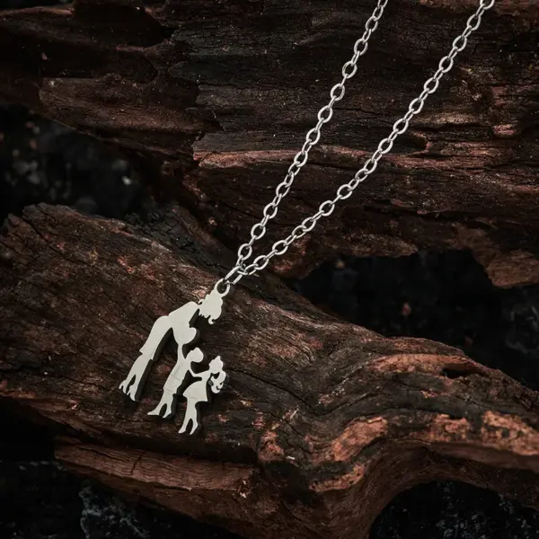 Wholesale Jewelry French Style Simple Style A Family Of Three 304 Stainless Steel Hollow Out Stainless Steel Necklaces