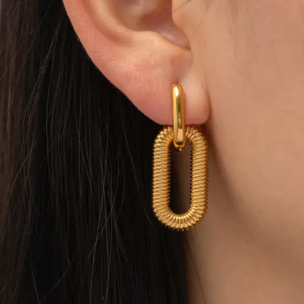 oly-092ea4c1b9ea4a20e517ec2415738c14 Wholesale PVD Coated Real Gold Plated Oval 304 Stainless Steel Fashion Waterproof Non Tarnish op Earrings