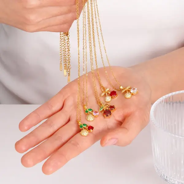 Wholesale Jewelry Elegant Cherry Copper Zircon Plating Pendant Necklace Cable Chain
