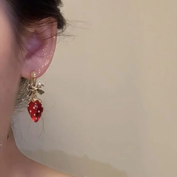 Wholesale Strawberry Candy French Retro Girly Style Imitation Pearl Cute Strawberry Earrings Women's Bow Red Berry Earrings