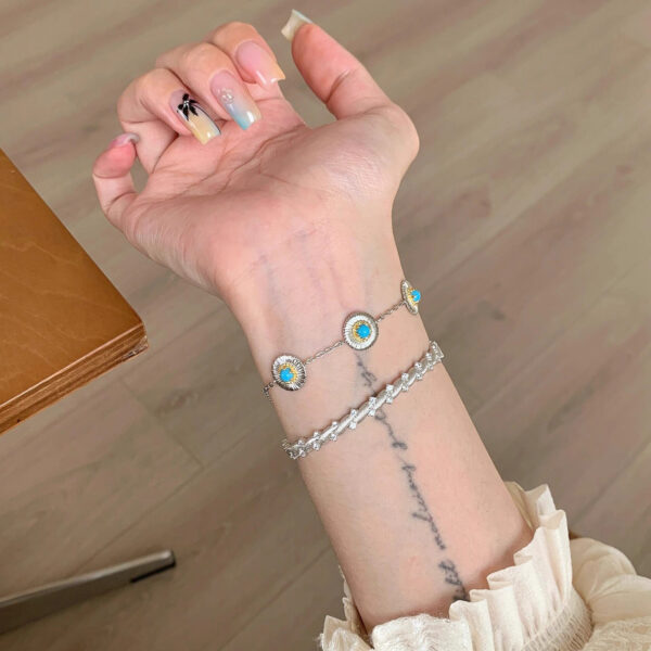 Wholesale "Floating Dream" Vintage Brushed Faux Turquoise Daisy Bracelet - Retro, Light Luxury, Niche, Flattering, and Elegant Jewelry