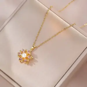 X1681 Purple Gold Steel Daisy Necklace