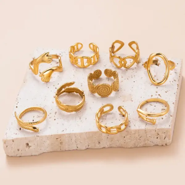 PVD Coated Heart Shape Solid Color Snake 304 Stainless Steel Simple Style Cool Style Waterproof Non Tarnish Open Ring