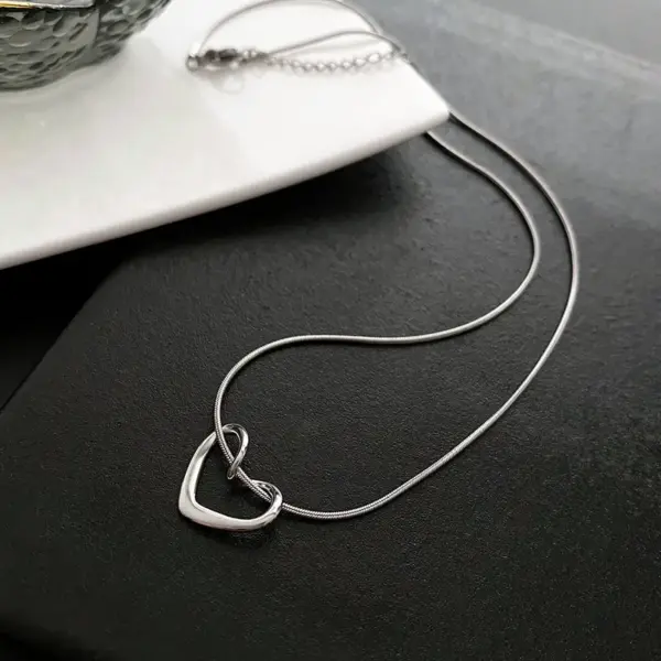Wholesale Fashion Heart Shape Titanium Steel Hollow Out Pendant Necklace