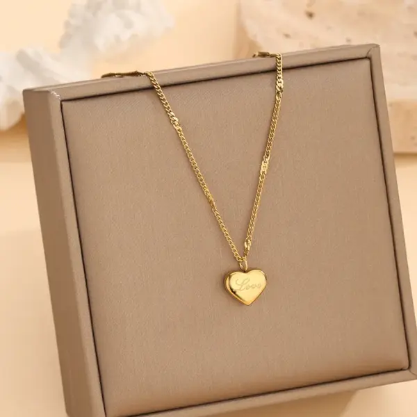 Wholesale Fashion Romantic Sweet Heart-Shaped Vacuum Electroplated (In Furnace) 18K Real Gold Plated Necklace Suitable For Women To Wear On Daily Dates Or Parties