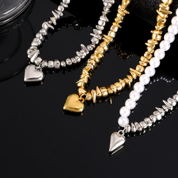 Wholesale Silver Geometric Heart Pendant Necklace