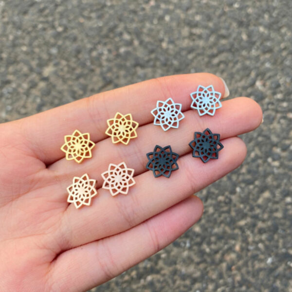 Wholesale Retro Lotus Earrings Ins Feminine Literary Fresh Fashion Cut Out Flowers Korean Simple Earrings in Stock