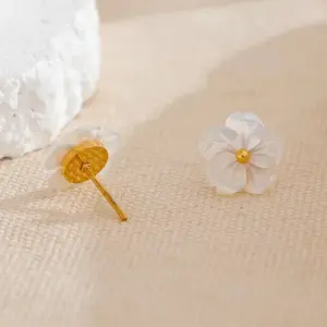 Yxd024 Flower Shell Stud Earrings / Gold