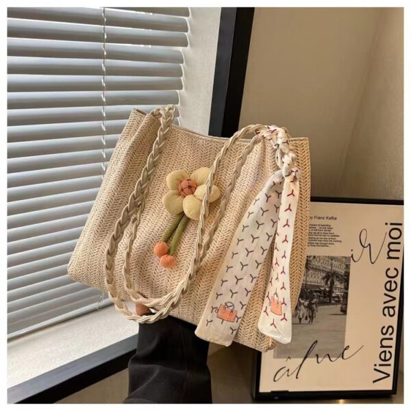 Wholesale Vacation Seaside Woven Straw Bag Women's Large Capacity 2025 New Rattan Satchel Shoulder Bag Commuter Tote Bag