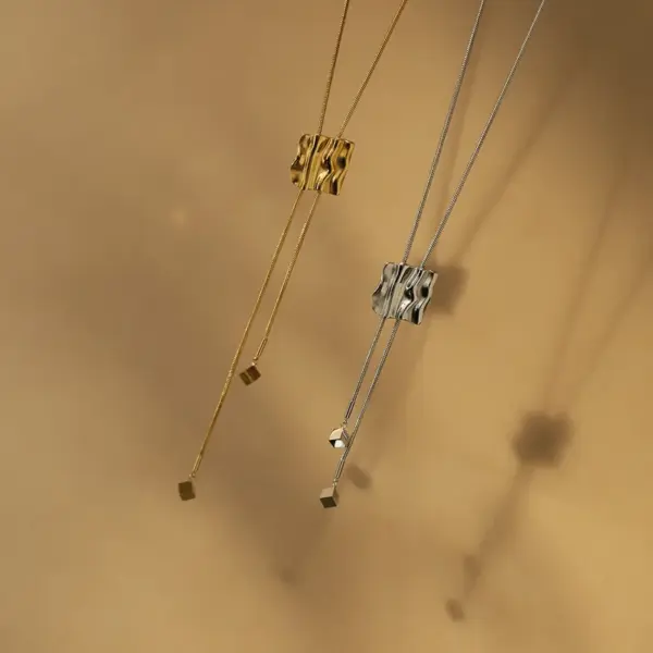 Wholesale Geometric Pleated Square Push-Pull Necklace Irregular Multi-Party Fortune Autumn/Winter Sweater Chain Vintage Heart Shape Vacuum Plating 18K Real Gold 304 Stainless Steel Inlaid Gold Inlaid