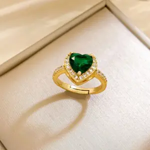 JZ246 Emerald Love Heart Ring / Gold