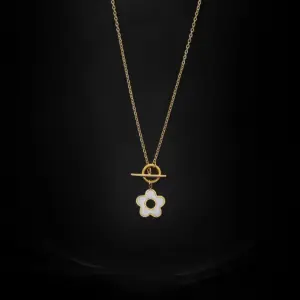 Fritillary Small Flower Necklace