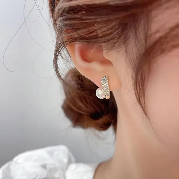 Wholesale Elegant Sweet Tassel Flower Imitation Pearl Copper Rhinestones Inlay Hoop Earrings For Women's Daily
