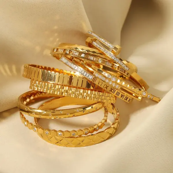 Wholesale PVD Coated 18K Gold Real Gold Plated Geometric 304 Stainless Steel Simple Style Waterproof Non Tarnish 304 Stainless Steel Bangle