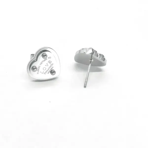 Wholesale Ion Plating (IP) 18K Gold Plated Geometric Letter Heart Shape 304 Stainless Steel Vintage Style Simple Style Waterproof Non Tarnish Ear Studs