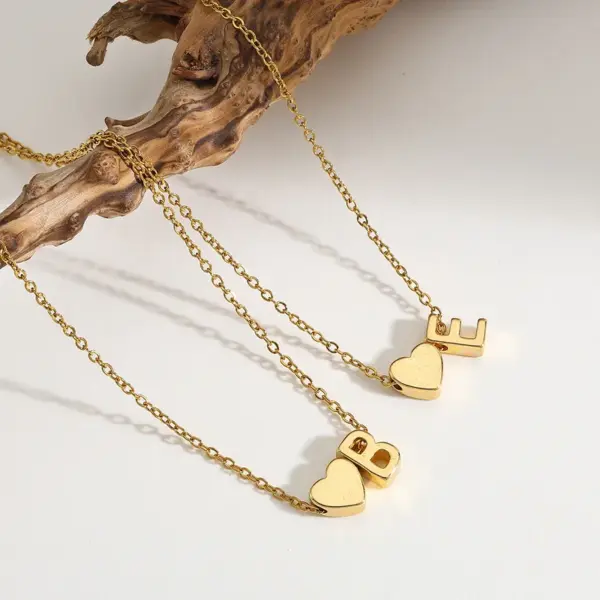 Wholesale Stainless Steel 18K Gold Plated Heart Letter Pendants Necklace Women's Casual Cute Style Jewelry All Seasons Versatile Accessory
