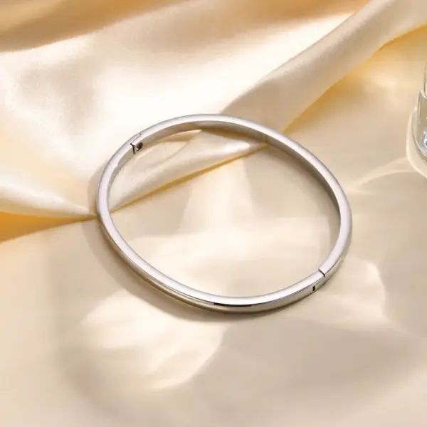 304 Stainless Steel Solid Color PVD Coated Real Gold Plated 18K Gold Simple Style Waterproof Non Tarnish Gold Sier Bangle