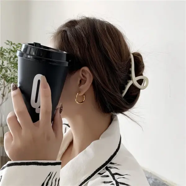 Wholesale 1 Pair Simple Style Solid Color Plating Stainless Steel Gold Plated Earrings