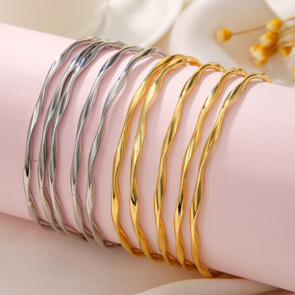 Wholesale Live Hot Mobius Bracelet suit Green Ring Gold Niche Design Simple Irregular Bracelet Bracelet for Women