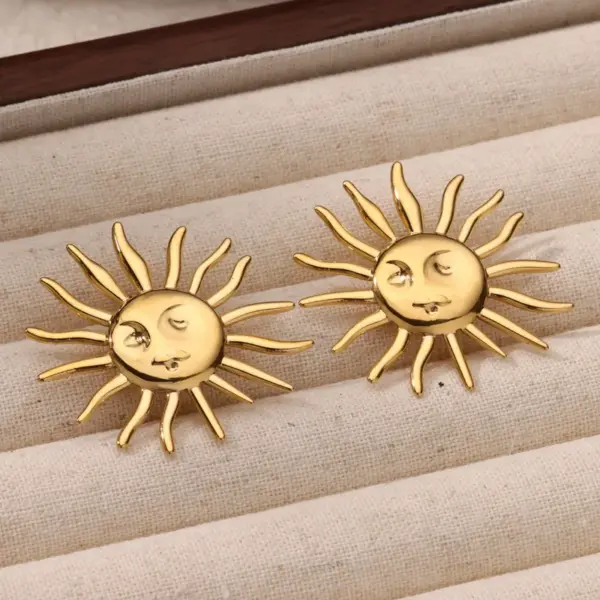 304 Stainless Steel Geometric Heart Shape PVD Coated Stone-Free Real Gold Plated Elegant Simple Style Waterproof Non Tarnish Ear Studs