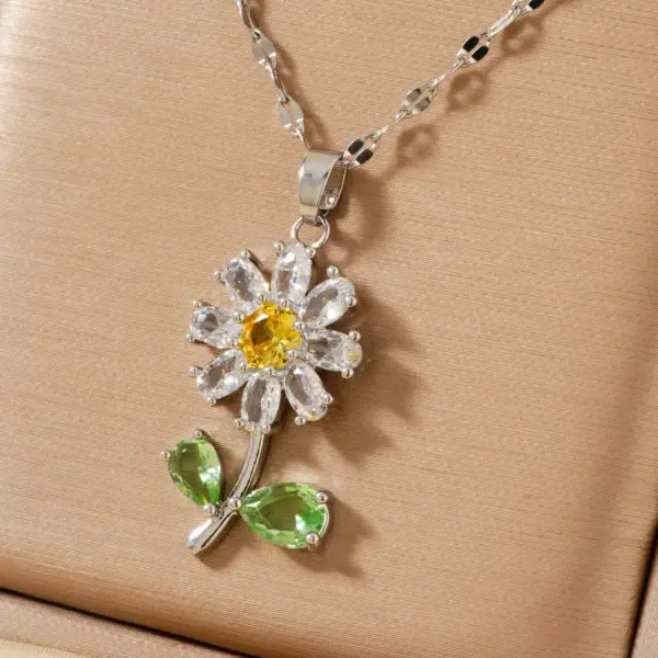 Wholesale 304 Stainless Steel Copper K Gold Plated Inlay Sunflower Zircon Copper Necklaces