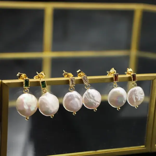 Wholesale Retro Round Flower Pearl Copper Patchwork Zircon Drop Earrings 1 Pair