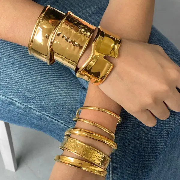 304 Stainless Steel Geometric PVD Coated Real Gold Plated Glam Sexy Romantic Waterproof Non Tarnish Bangle