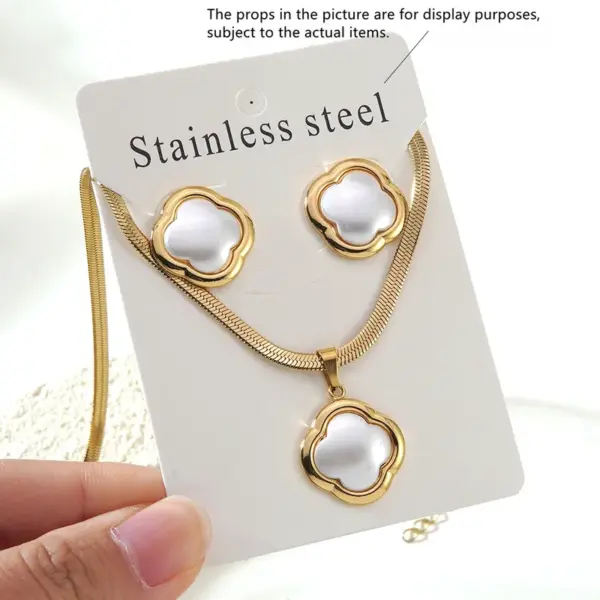 Water Plated Imitation Gold White Heart/Geometric/Butterfly Shaped Jewelry Set 304 Stainless Steel Three-Dimensional Snake Chain