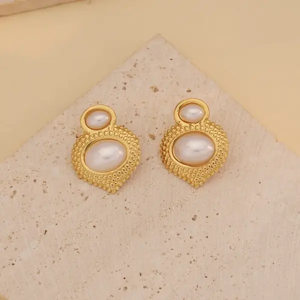 Wholesale Ion Plating (IP) 18K Gold Real Gold Plated Flower Butterfly 304 Stainless Steel Luxurious Simple Style Commute Waterproof Non Tarnish Ear Studs
