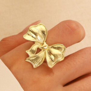 Wholesale Cross-border retro metal bow ring ins light luxury micro-inlaid pink zircon exquisite temperament open ring female