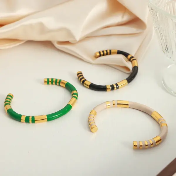 Wholesale 304 Stainless Steel Color Block PVD Coated Real Gold Plated Casual Simple Style Waterproof Non Tarnish Enamel Plating White Green Gold
