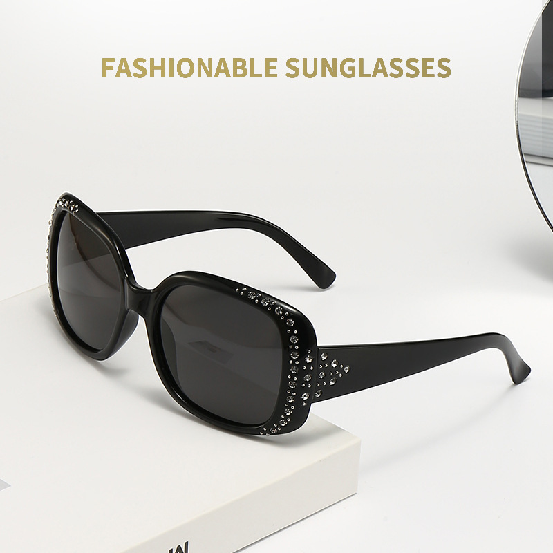 Wholesale European and American new fashion sunglasses with diamond larized women's glasses trendy retro big face Slimming Factory