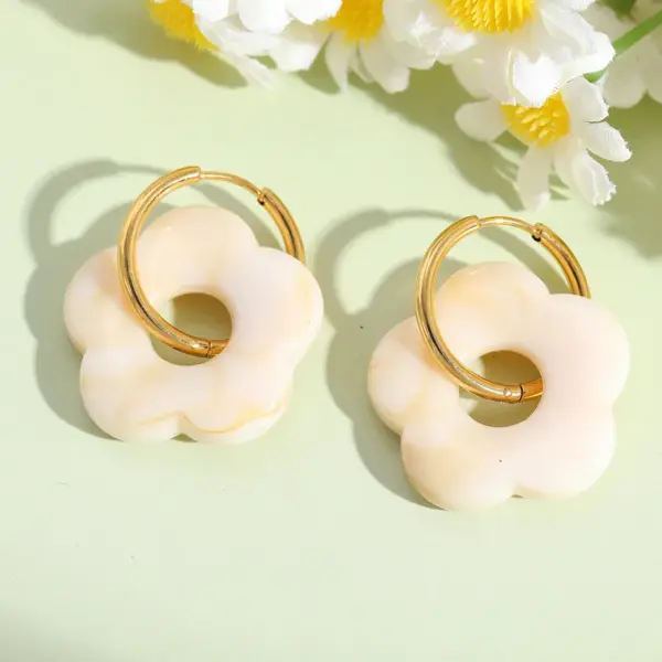 Wholesale Ion Plating (IP) Real Gold Plated 18K Gold Flower 304 Stainless Steel Cute Romantic Artistic Waterproof Non Tarnish Earrings