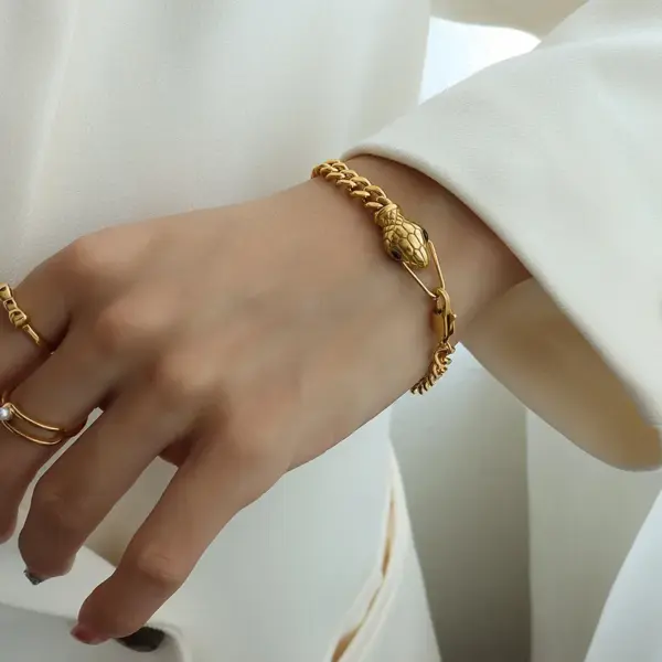 Wholesale PVD Coated Real Gold Plated 18K Gold Animal 304 Stainless Steel Fashion Waterproof Non Tarnish 304 Stainless Steel Bracelets