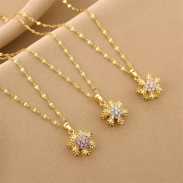 Wholesale Real Gold Plated Snowflake 304 Stainless Steel Elegant Waterproof Non Tarnish Pendant Necklace