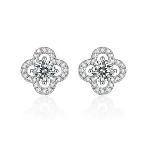 Clover Ear Studs 1 Karat
