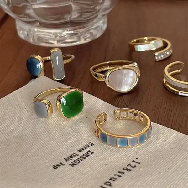 Wholesale Alloy Silver Plated Inlay Heart Shape Flower Zircon Copper Rings