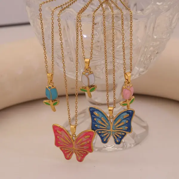 Wholesale PVD Coated Real Gold Plated Flower Butterfly 304 Stainless Steel Cute Romantic Waterproof Non Tarnish 304 Stainless Steel Lobster Trigger Clasp Closure Pendant Necklace