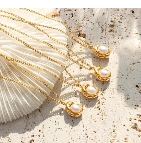 Wholesale 304 Stainless Steel PVD Coated Freshwater Pearl Plating Geometric Necklace